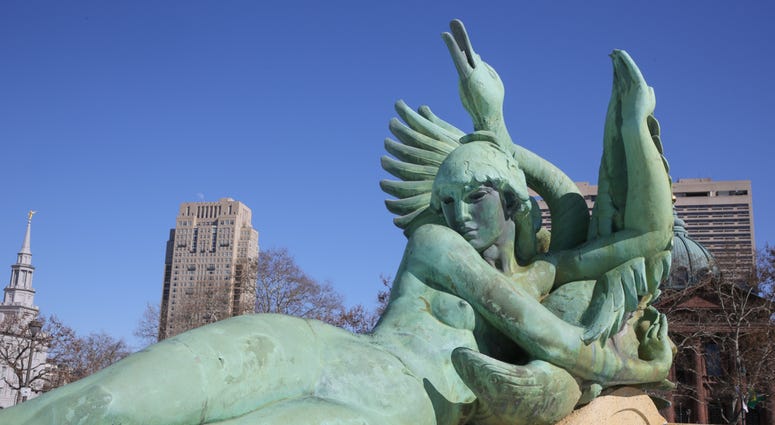 Swann Memorial Fountain by Alexander Stirling Calder located in the center of Logan Square. Swann Memorial Fountain by Alexander Stirling Calder located in the center of Logan Square.