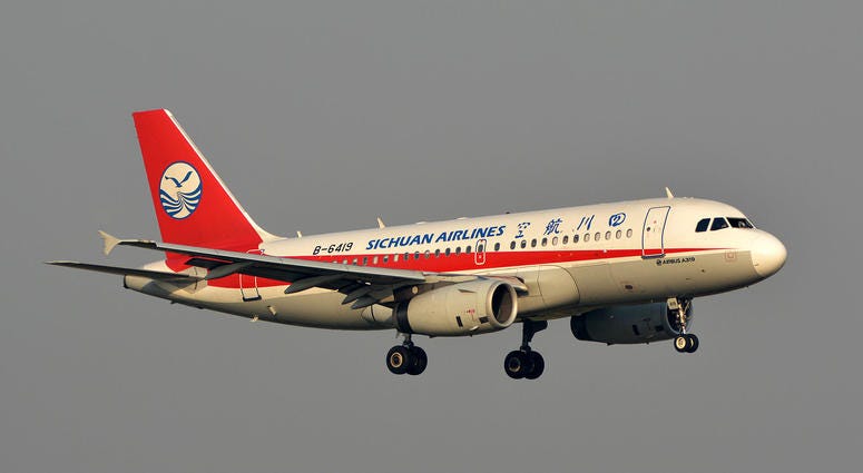 Flight 3U8633, operated by Sichuan Airlines, prepares to conduct emergency landing after a mechanical failure in Chengdu Shuangliu International Airport in Chengdu, capital of southwest China's Sichuan Province, May 14, 2018. Flight 3U8633, operated by Sichuan Airlines, prepares to conduct emergency landing