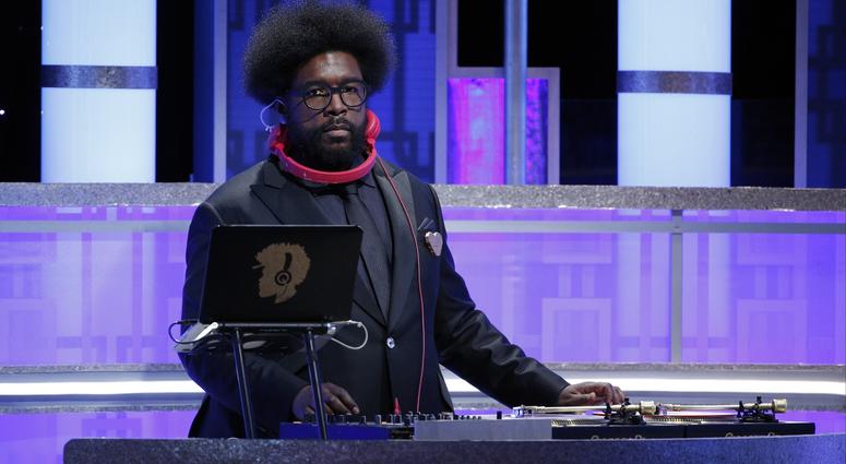 Jan 8, 2017; Beverly Hills, CA, USA; Questlove the onstage dj during the 74th Golden Globe Awards at Beverly Hilton. Jan 8, 2017; Beverly Hills, CA, USA; Questlove the onstage dj during the 74th Golden Globe Awards at Beverly Hilton.