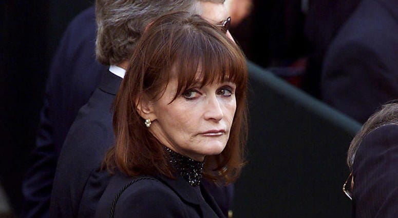In this Oct. 3, 2000 file photo, actress Margot Kidder, who dated former Prime Minister Pierre Trudeau, arrives for his funeral at Notre-Dame Basilica in Montreal, Quebec. Margot Kidder