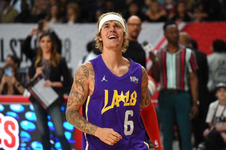 Justin Bieber warms up prior to the 2018 NBA All-Star Game Celebrity Game Justin Bieber warms up prior to the 2018 NBA All-Star Game Celebrity Game