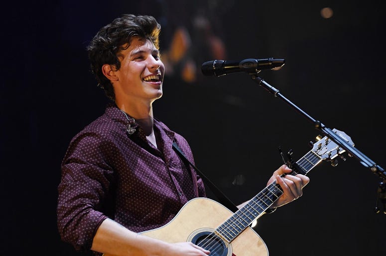Shawn Mendes performs at the American Airlines Arena Shawn Mendes performs at the American Airlines Arena