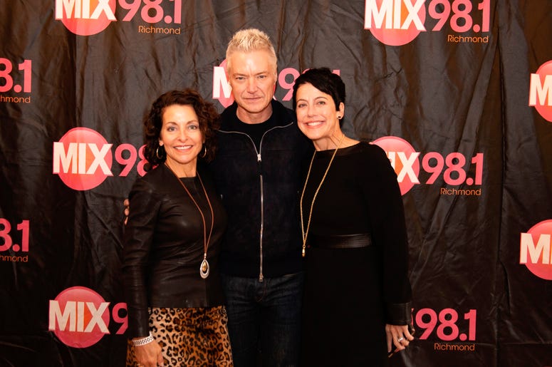 LAVSherie_U&UHoliday19_6.jpg