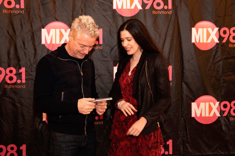 LAVSherie_U&UHoliday19_7.jpg