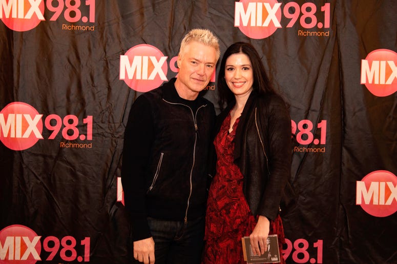 LAVSherie_U&UHoliday19_9.jpg