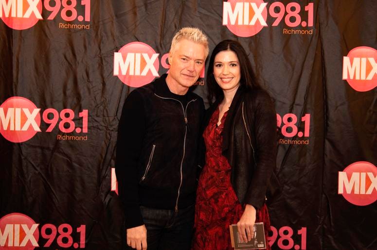 LAVSherie_U&UHoliday19_9.jpg