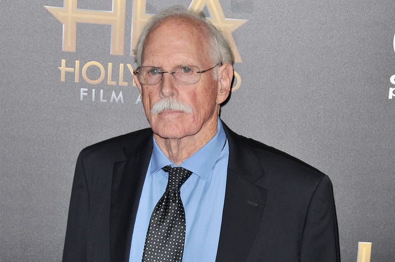 Bruce Dern Bruce Dern arrives at the 19th Annual Hollywood Film Awards held at the TCL Chinese Theatre IMAX in Hollywood, CA on November 1, 2015. (Photo By Sthanlee B. Mirador)
