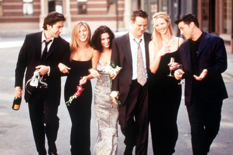The Cast Of "Friends" The Cast Of "Friends" 1999-2000 Season. From L-R: David Schwimmer, Jennifer Aniston, Courteney Cox Arquette, Matthew Perry, Lisa Kudrow And Matt Leblanc. (Photo By Getty Images)
