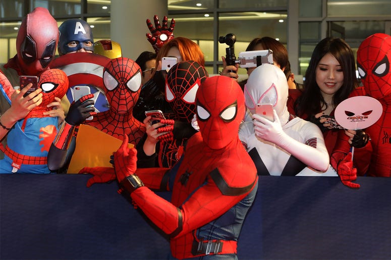 Spider-Man poses with fans SEOUL, SOUTH KOREA - JULY 02: Spider-Man poses with fans during the 'Spider-Man: Homecoming' Seoul Premiere at Yeongdeunpo Times Square on July 2, 2017 in Seoul, South Korea. (Photo by Chung Sung-Jun/Getty Images)