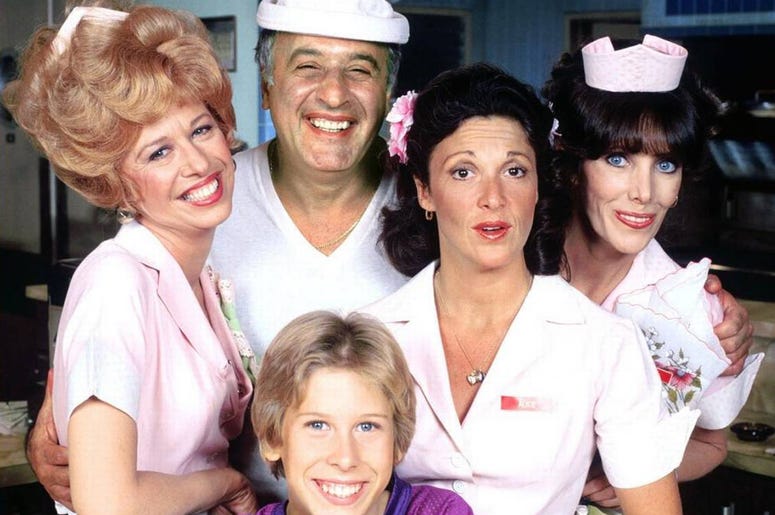Polly Holliday, Vic Tayback, Philip McKeon, Linda Lavin and Beth Howland of "Alice" (L-R) Polly Holliday, Vic Tayback, Philip McKeon, Linda Lavin and Beth Howland of "Alice" (Photo credit: CBS)