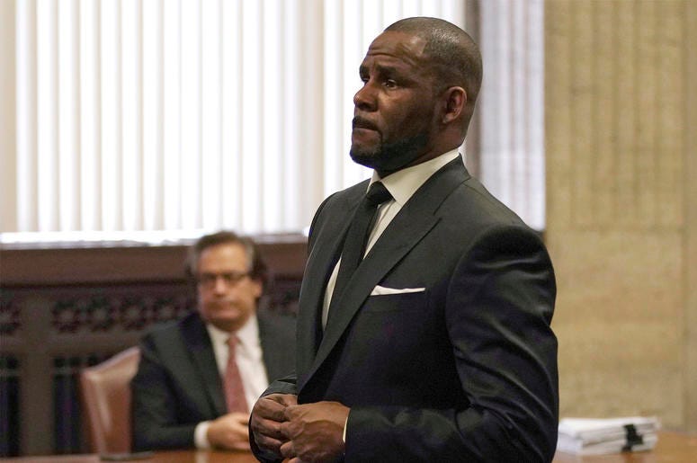 AP19081596630796 R. Kelly appears for a hearing at the Leighton Criminal Court Building on Friday, March 22, 2019 in Chicago. (E. Jason Wambsgans/Chicago Tribune via AP, Pool)