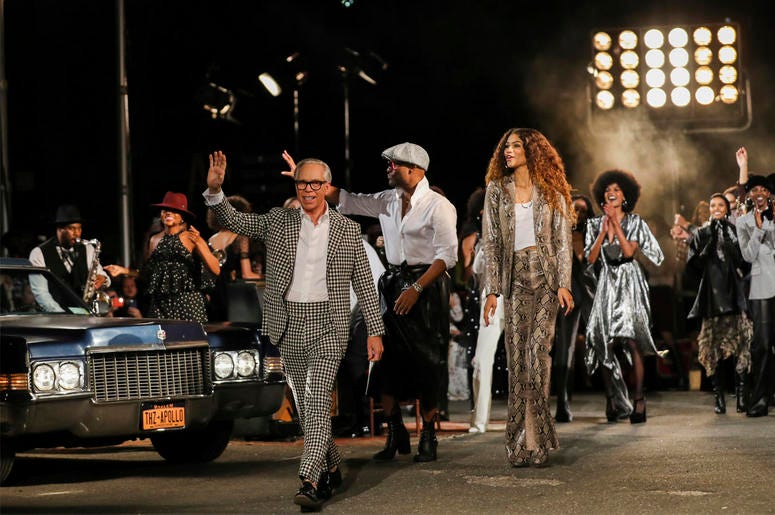 AP19252067086679 Designer Tommy Hilfiger is seen after the Tommy Hilfiger show during Fashion Week in New York, Sunday, Sept. 8, 2019. (AP Photo/Jeenah Moon)