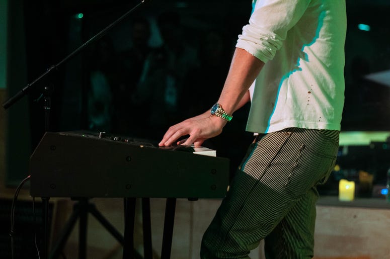 Charlie Puth Aqstic Christmas