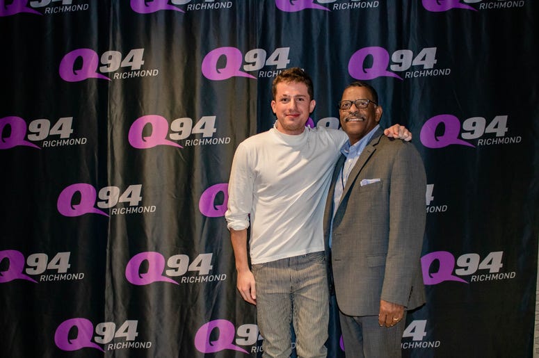 Charlie Puth Aqstic Christmas