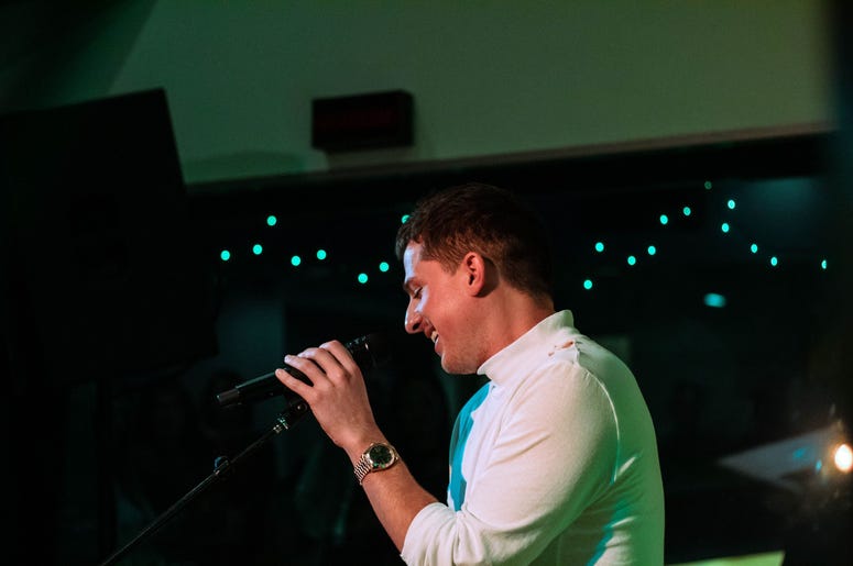 Charlie Puth Aqstic Christmas