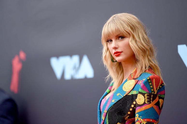 Taylor Swift Given Permission To Perform Old Songs 1007