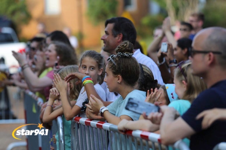 Echosmith LIVE at Woofstock Smyrna 2019 Echosmith LIVE at Woofstock Smyrna 2019
