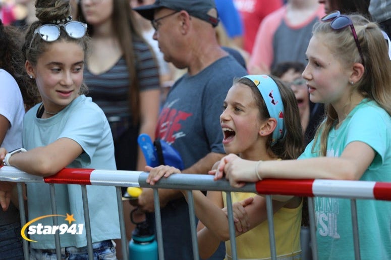 Echosmith LIVE at Woofstock Smyrna 2019 Echosmith LIVE at Woofstock Smyrna 2019