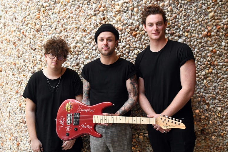 lovelytheband lovelytheband