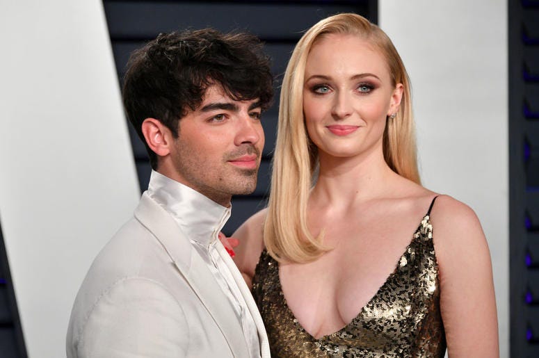 Joe Jonas (L) and Sophie Turner attend the 2019 Vanity Fair Oscar Party hosted by Radhika Jones at Wallis Annenberg Center for the Performing Arts on February 24, 2019 in Beverly Hills, California Joe Jonas (L) and Sophie Turner attend the 2019 Vanity Fair Oscar Party hosted by Radhika Jones at Wallis Annenberg Center for the Performing Arts on February 24, 2019 in Beverly Hills, California