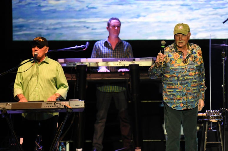 Beach_Boys_Entercom_WMXJ_The_Beach_Miami_102_7
