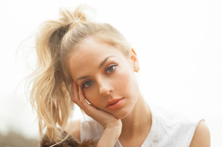Mackenzie Davis, New Women of Country