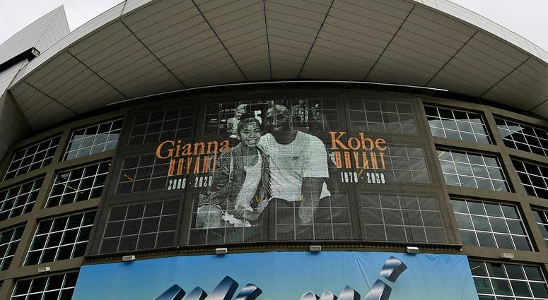 American Airlines Arena honors Kobe
