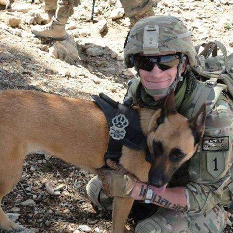 Joseph Steenbeke and Tess, the bomb stiffing dog