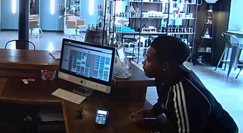 Printers Row salon robbed while stylist cut hair Printers Row salon robbed while stylist cut hair