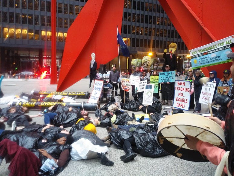 Protestors organized Friday dowtown with demands to the Governor concerning the footprint of the Dakota Access Pipeline in Illinois. Protestors organized Friday dowtown with demands to the Governor concerning the footprint of the Dakota Access Pipeline in Illinois.