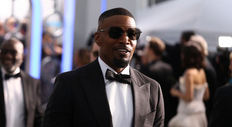 Jamie Foxx tricks pre-Super Bowl gala crowd with 'Beyoncé'