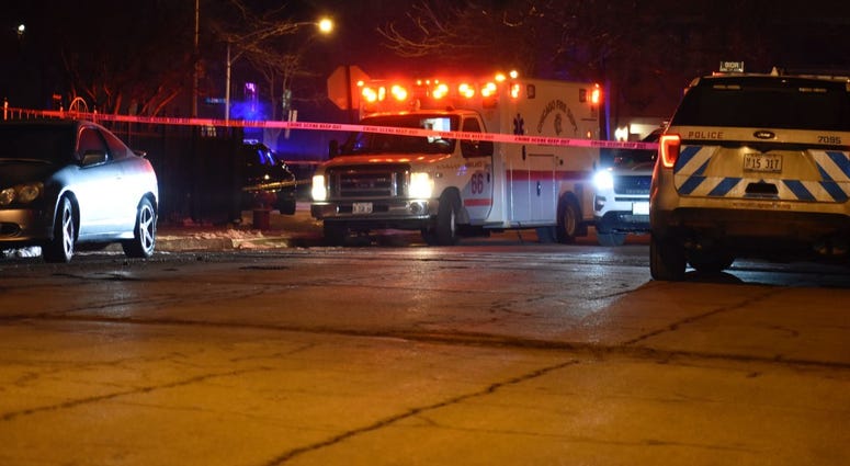 2 men fatally shot during robbery in Chinatown
