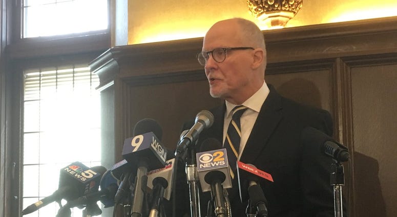 Paul Vallas announces run for mayor.