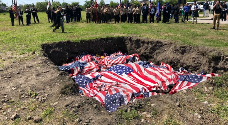 On this Flag Day, the city of Chicago carried on a 13-year tradition, burning American Flags that have become worn out. On this Flag Day, the city of Chicago carried on a 13-year tradition, burning American Flags that have become worn out.