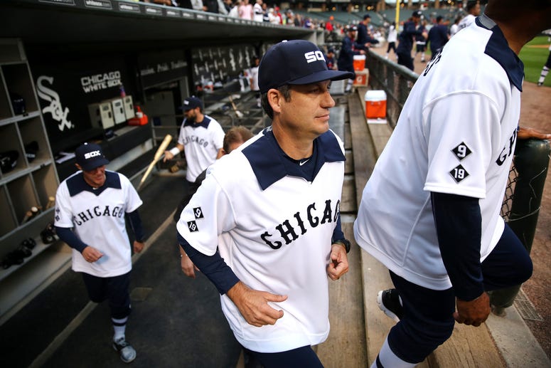 Chicago White Sox manager Robin Ventura comes out of the dugout for the national anthem before a game against the Seattle Mariners at U.S. Cellular Field in Chicago on Thursday, Aug. 27, 2015.