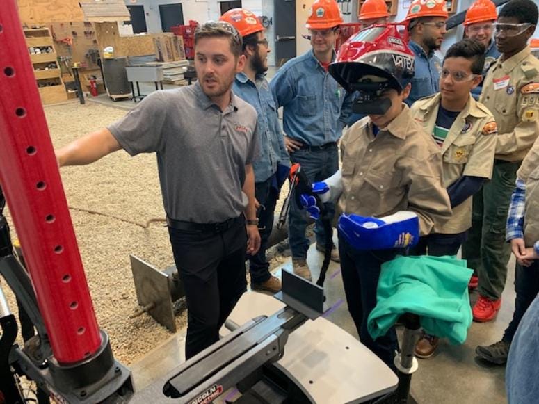 Chicago-area Boy and Girl Scouts spent the day at the Plumber's Union Local 130 earning career merit badges. Chicago-area Boy and Girl Scouts spent the day at the Plumber's Union Local 130 earning career merit badges.