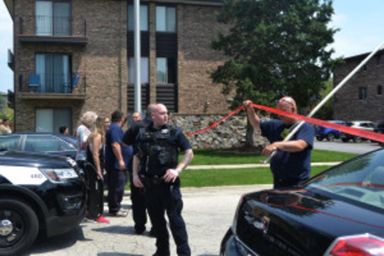 Oak Lawn police find dead man in barricaded apartment. Oak Lawn police find dead man in barricaded apartment.