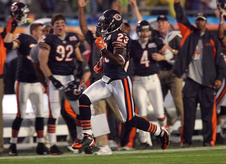 The Chicago Bears' Devin Hester (23) breaks away for a touchdown on the opening kickoff against the Indianapolis Colts in Super Bowl XLI in Miami, Florida, on Sunday, February 4, 2007.