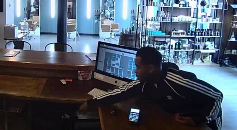 Printers Row salon robbed while stylist cut hair Printers Row salon robbed while stylist cut hair
