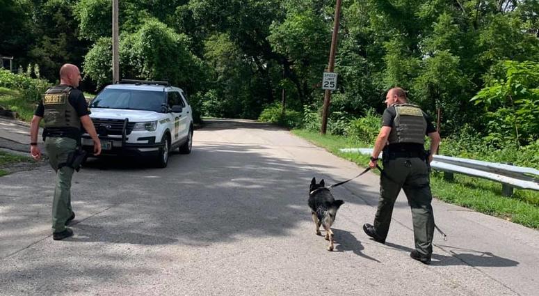 Law enforcement officers in Missouri managed to capture a man wanted for possession of a controlled substance after he gave away his position in an unorthodox way. Law enforcement officers in Missouri managed to capture a man wanted for possession of a controlled substance after he gave away his position in an unorthodox way.