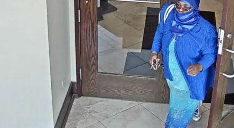 Surveillance image of the suspect in a bank robbery Aug. 15, 2019, at the Wintrust Bank at 7555 N. Western Ave. Surveillance image of the suspect in a bank robbery Aug. 15, 2019, at the Wintrust Bank at 7555 N. Western Ave.
