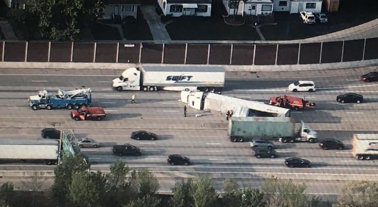 A semi truck crashed Wednesday morning on I-94/80 in Hammond, Indiana, causing major delays for commuters. A semi truck crashed Wednesday morning on I-94/80 in Hammond, Indiana, causing major delays for commuters.