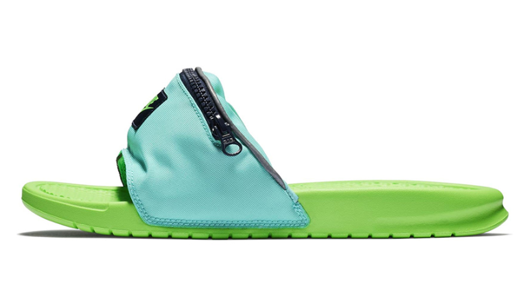 Nike Benassi Fanny Pack Slide