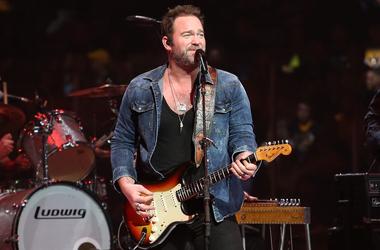 Lee Brice is one SERIOUSLY nice guy!! Lee Brice Terry Clifford Guitars and Stare