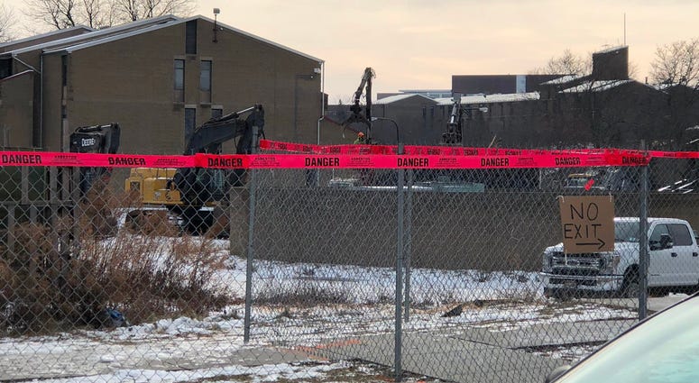 Demolition crews on Shoreline Apartments preparing for its demolition. January 22, 2020 (WBEN Photo/Mike Baggerman) Demolition crews on Shoreline Apartments preparing for its demolition. January 22, 2020 (WBEN Photo/Mike Baggerman)