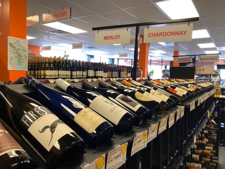 Straight up Wines & Liquors in Kenmore. January 24, 2020 (WBEN Photo/Mike Baggerman) Straight up Wines & Liquors in Kenmore. January 24, 2020 (WBEN Photo/Mike Baggerman)