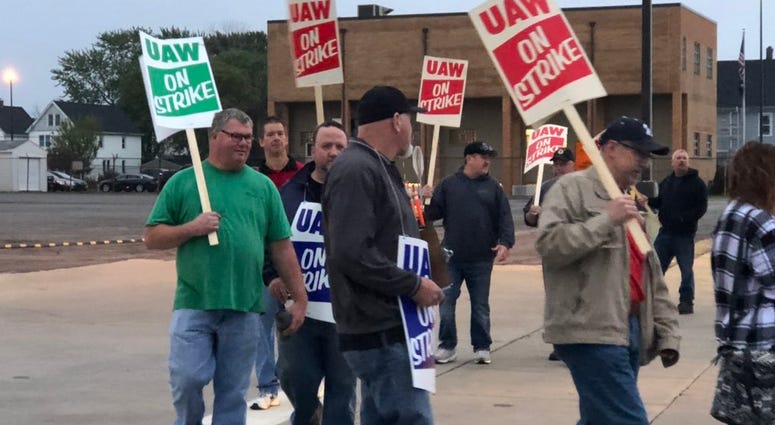 UAW Workers strike at the Tonawanda Engine Plant. September 16, 2019 (WBEN Photo/Mike Baggerman)