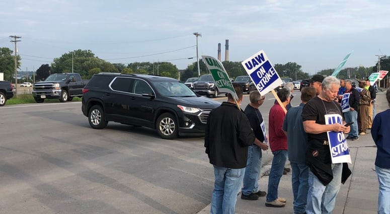 UAW Workers strike at the Tonawanda Engine Plant. September 16, 2019 (WBEN Photo/Mike Baggerman)