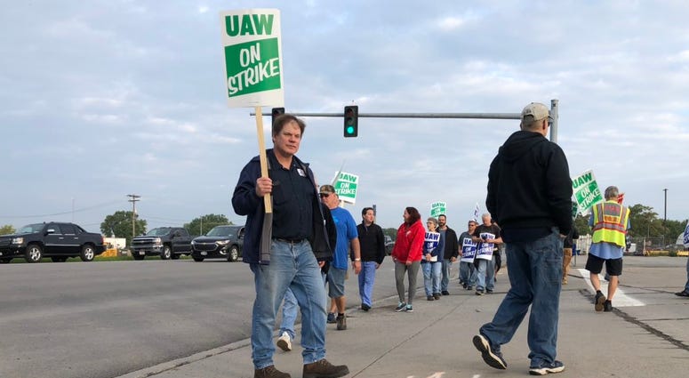 UAW Workers strike at the Tonawanda Engine Plant. September 16, 2019 (WBEN Photo/Mike Baggerman)