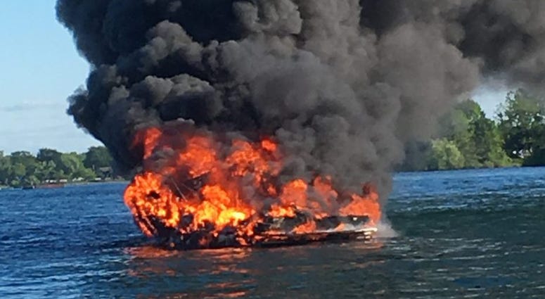 Boat fire on the Niagara River Boat fire on the Niagara River